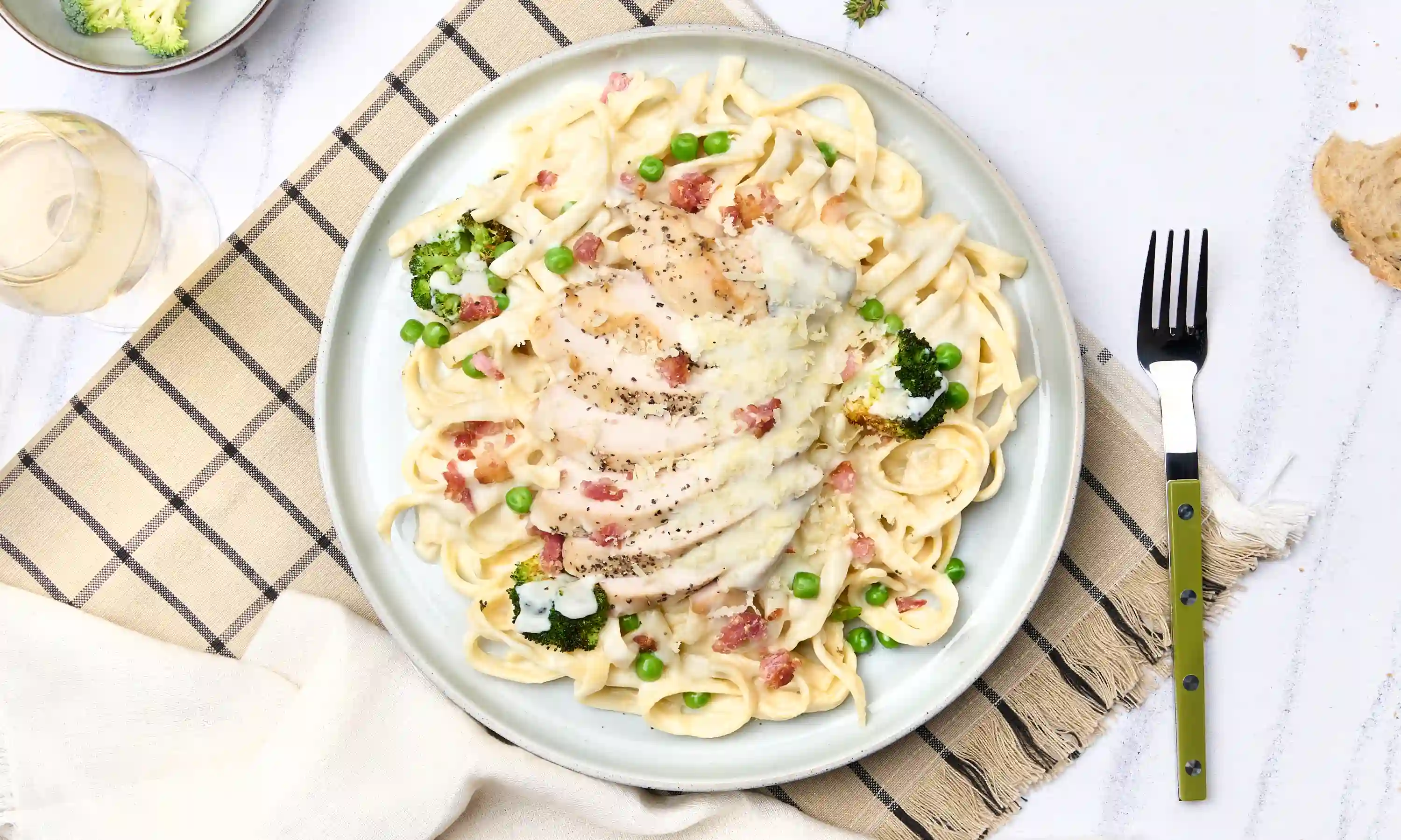 Creamy Chicken and Bacon Fettuccine